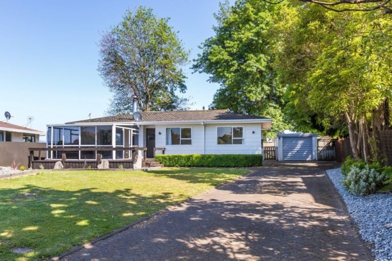 Photo of property in 2 Swan Close, Richmond Heights, Taupo, 3330