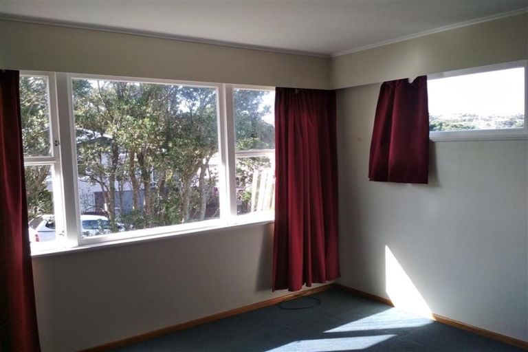 Photo of property in 55 Batchelor Street, Newlands, Wellington, 6037