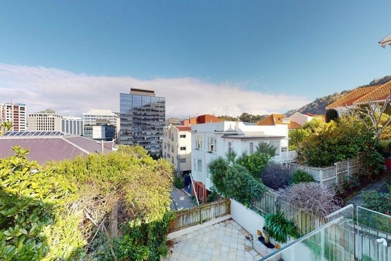 Photo of property in 15 Selwyn Terrace, Thorndon, Wellington, 6011