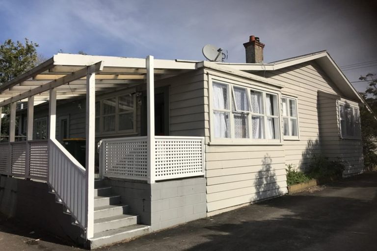Photo of property in 34 Titirangi Road, New Lynn, Auckland, 0600