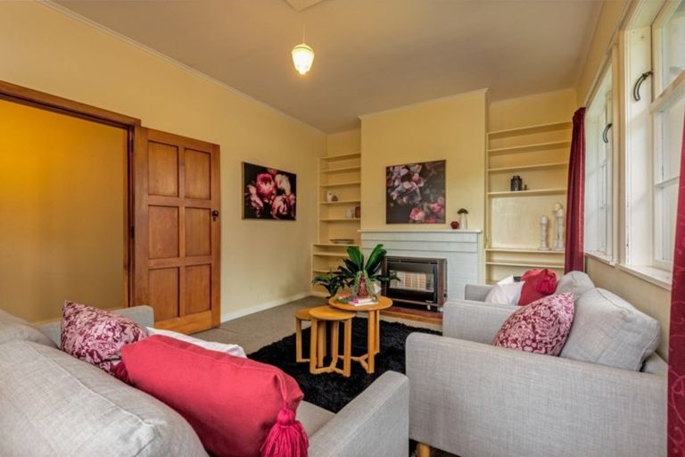 Photo of property in 35 Savage Crescent, West End, Palmerston North, 4412