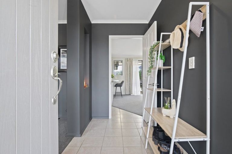 Photo of property in 42 Greig Place, Pukekohe, 2120