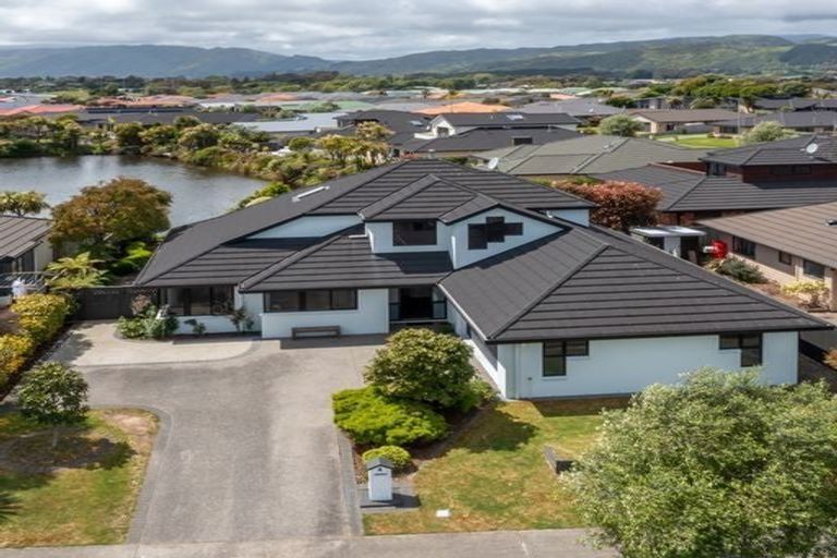 Photo of property in 4 Consort Close, Paraparaumu Beach, Paraparaumu, 5032
