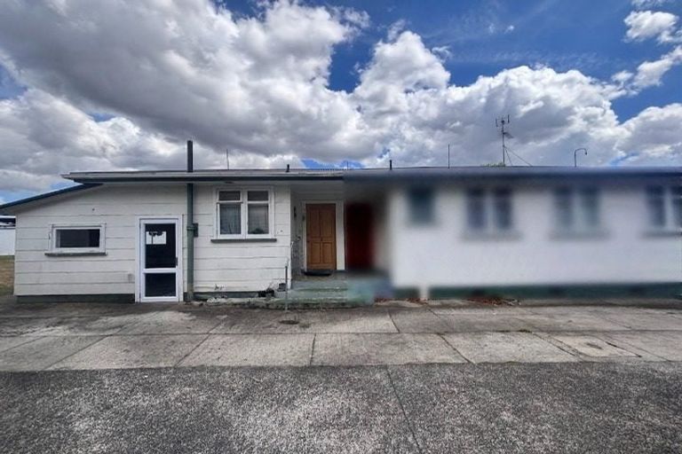 Photo of property in 2 Collie Road, Pukekohe, 2120
