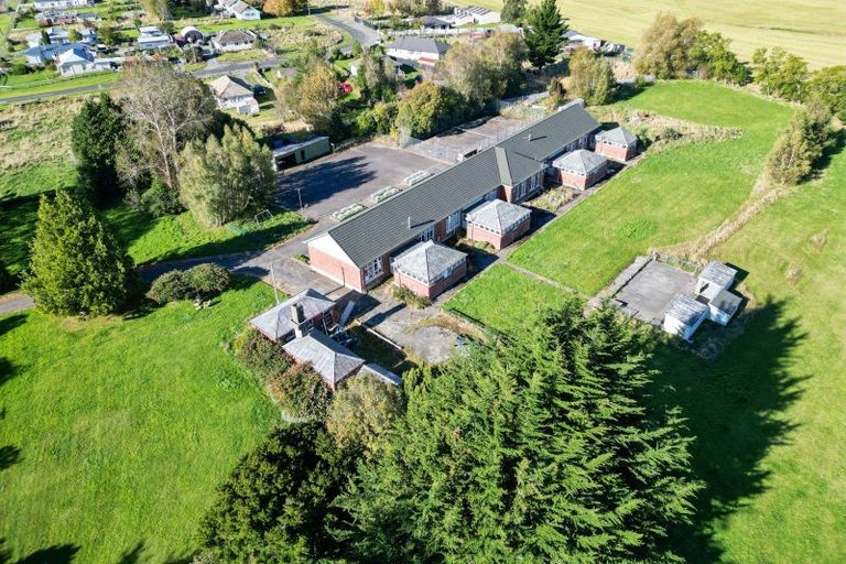 Photo of property in 63 Hastings Street, Ohai, 9635