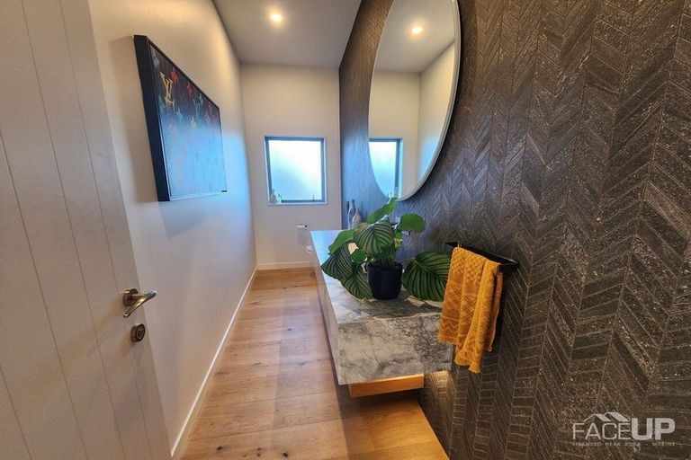 Photo of property in 1 Te Kawau Pass, Greenhithe, Auckland, 0632