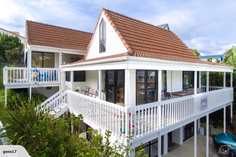 Photo of property in 21 Du Fresne Place, Russell, 0202