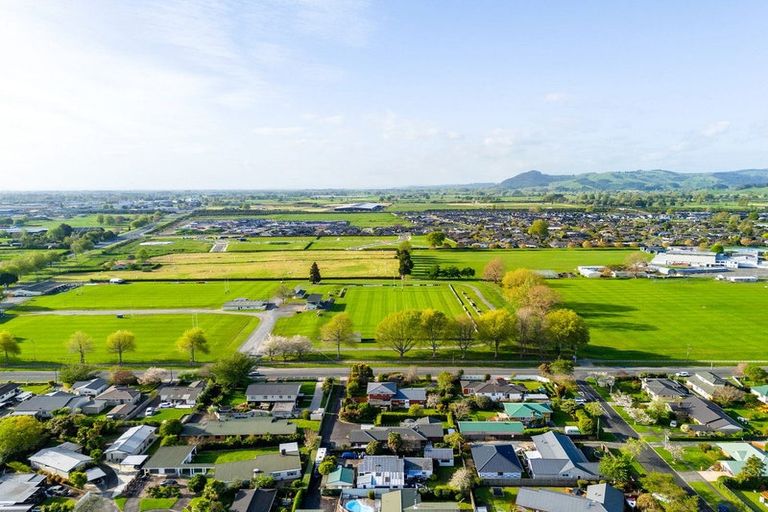 Photo of property in 71 Taylor Street, Cambridge, 3434