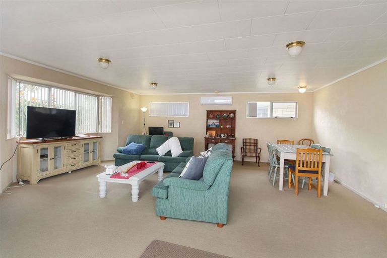 Photo of property in 23 Torkar Road, Clarks Beach, 2122