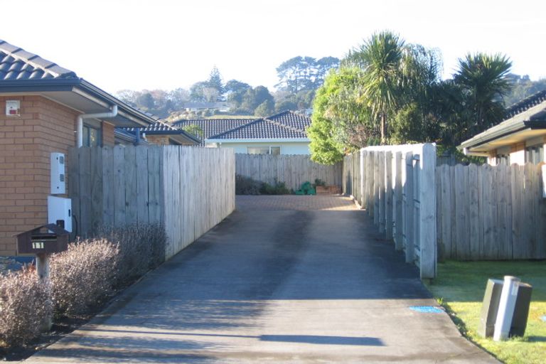 Photo of property in 11 Nad Place, East Tamaki Heights, Auckland, 2016