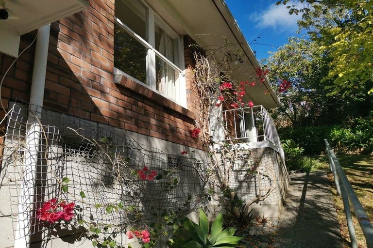 Photo of property in 2/5 Keldale Place, Forrest Hill, Auckland, 0620
