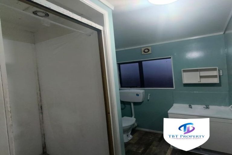 Photo of property in 696 Massey Road, Mangere, Auckland, 2022