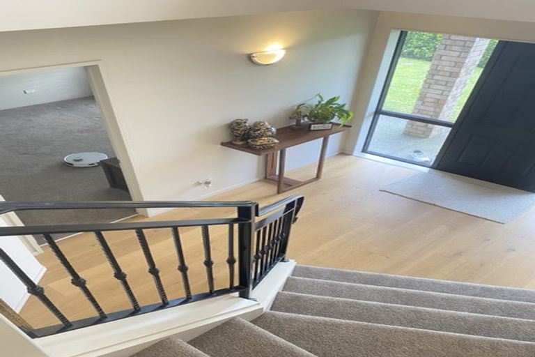 Photo of property in 2 Ellivani Rise, Pukekohe, 2120