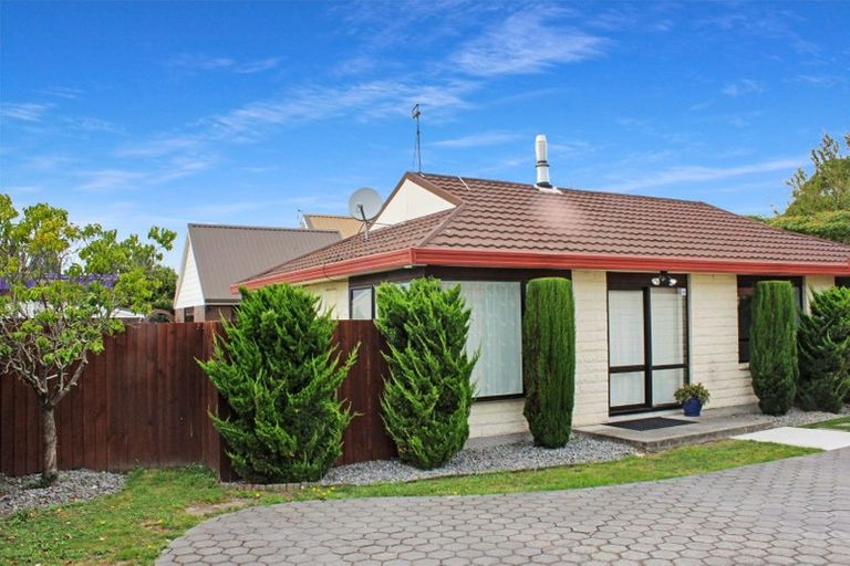 Photo of property in 2/26 Wiremu Street, Redwood, Christchurch, 8051