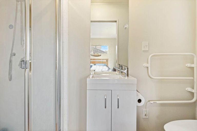 Photo of property in 49 De Quincey Terrace, Highland Park, Auckland, 2010