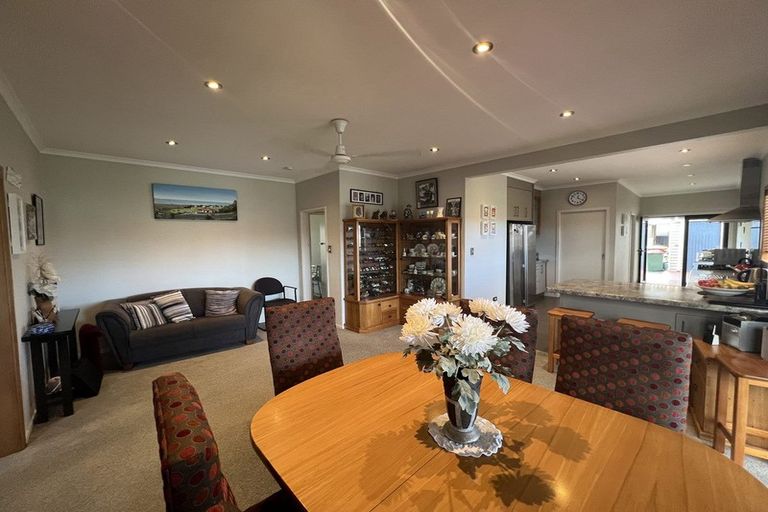 Photo of property in 18 Seymour Street, Waitara, 4320