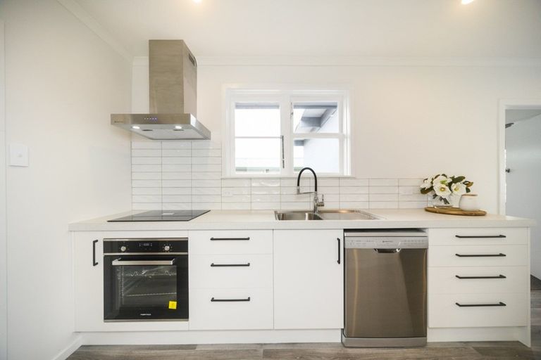 Photo of property in 12 Avon Terrace, Roslyn, Palmerston North, 4414