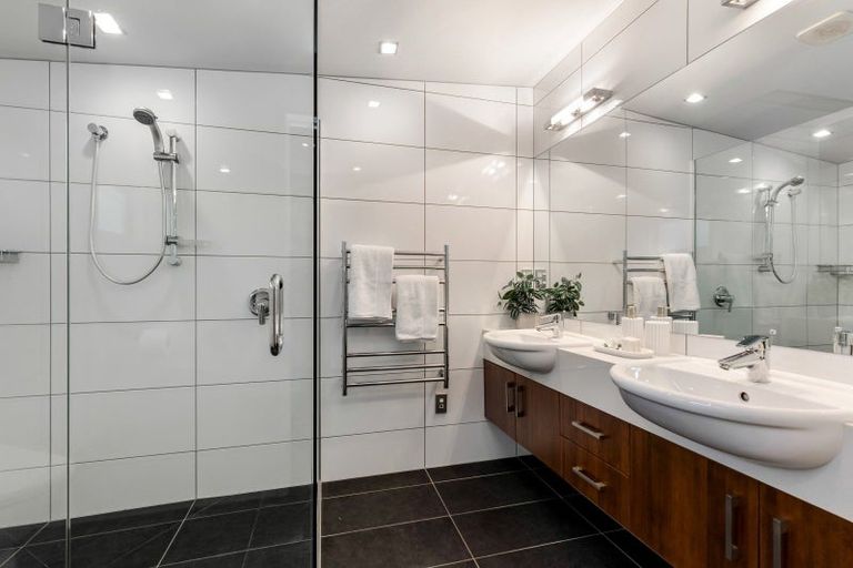 Photo of property in 47 Harry Dreadon Road, Opaheke, Papakura, 2584