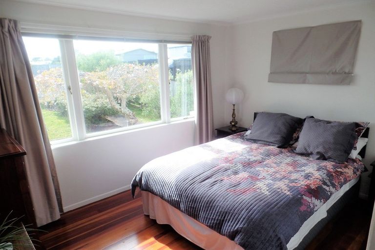 Photo of property in 294 Rangatira Road, Beach Haven, Auckland, 0626