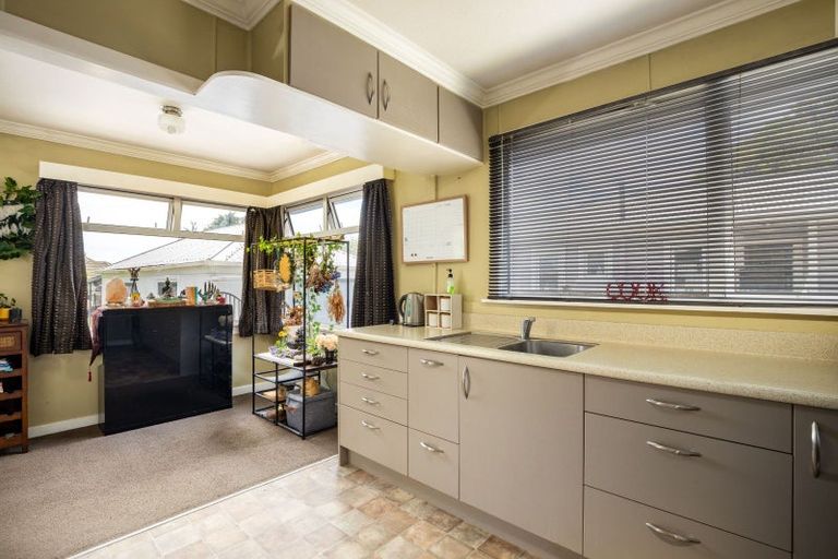 Photo of property in 42 Doralto Road, Frankleigh Park, New Plymouth, 4310