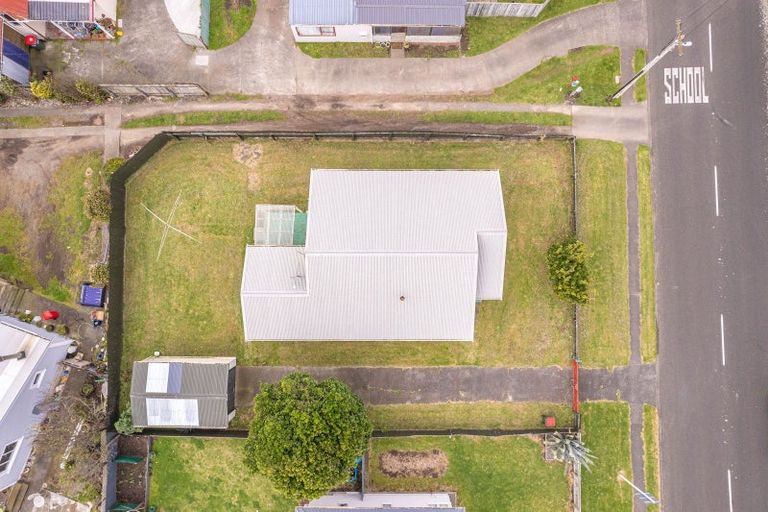 Photo of property in 184 Cornfoot Street, Castlecliff, Whanganui, 4501