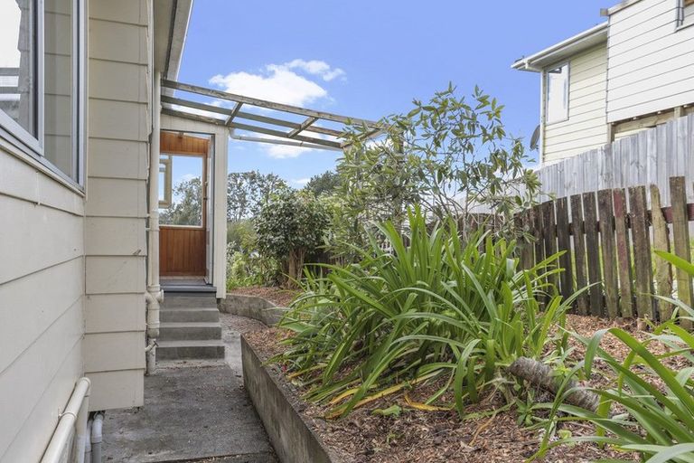 Photo of property in 43 Gallony Avenue, Massey, Auckland, 0614