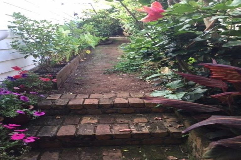 Photo of property in 8 Cracroft Street, Devonport, Auckland, 0624