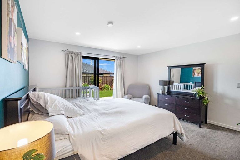 Photo of property in 4 Shillingford Boulevard, Rolleston, 7615