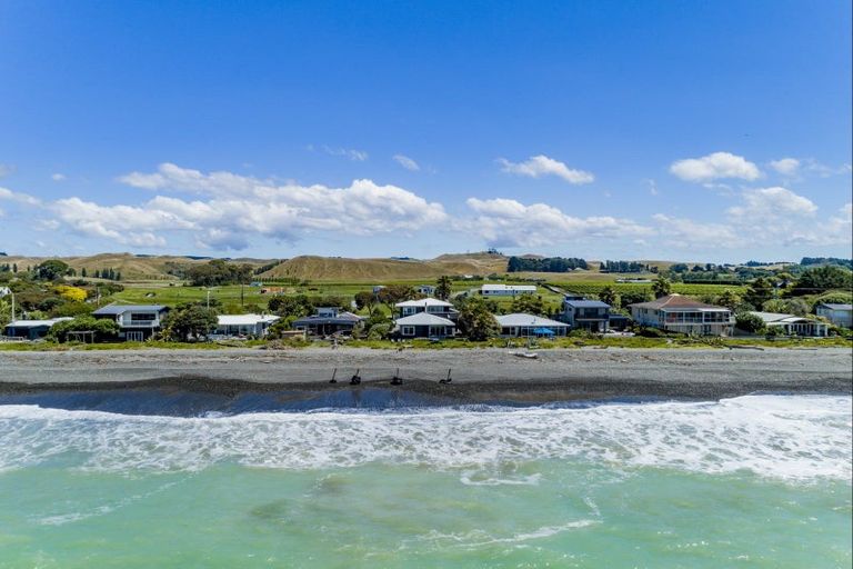 Photo of property in 243 Clifton Road, Te Awanga, 4102