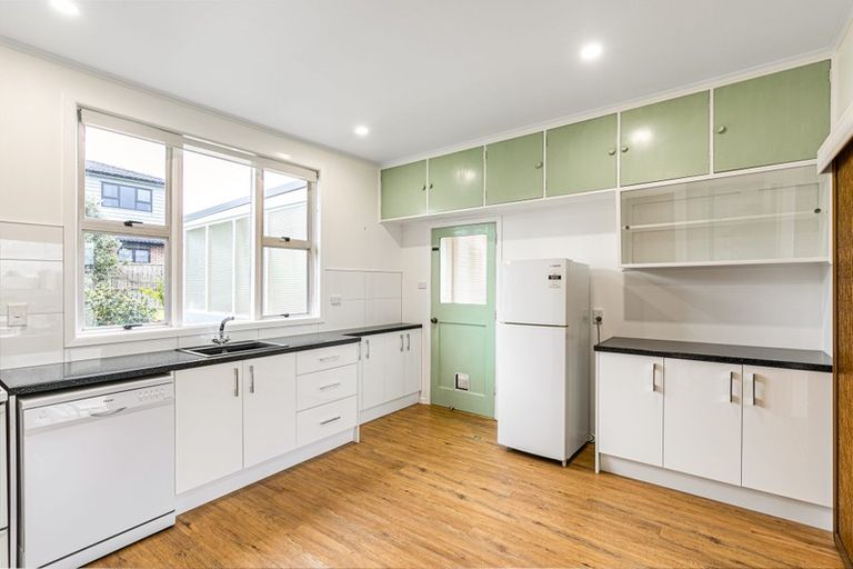 Photo of property in 19 Plunket Avenue, Papatoetoe, Auckland, 2104