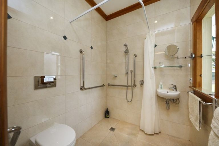 Photo of property in 10 Miro Street, Takaro, Palmerston North, 4410