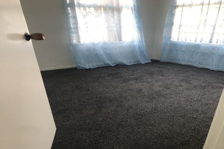 Photo of property in 54 Burbank Avenue, Manurewa, Auckland, 2102