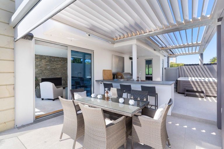 Photo of property in 40 Oceania Place, Mellons Bay, Auckland, 2014