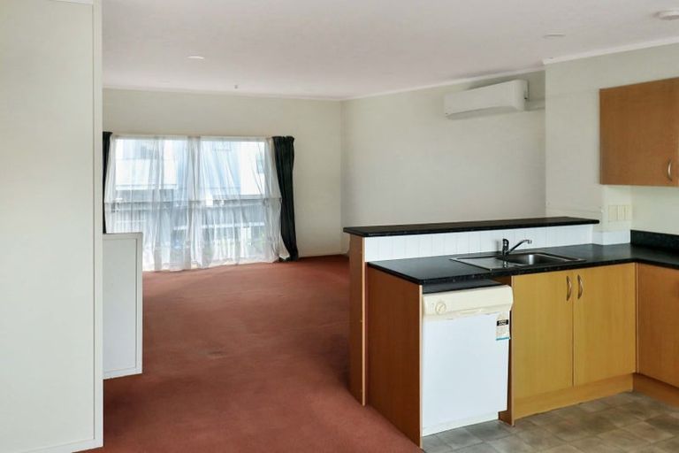 Photo of property in 17/3 Kelvin Grove, Te Aro, Wellington, 6011