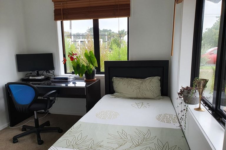 Photo of property in 65 Nobilo Road, Kumeu, 0810