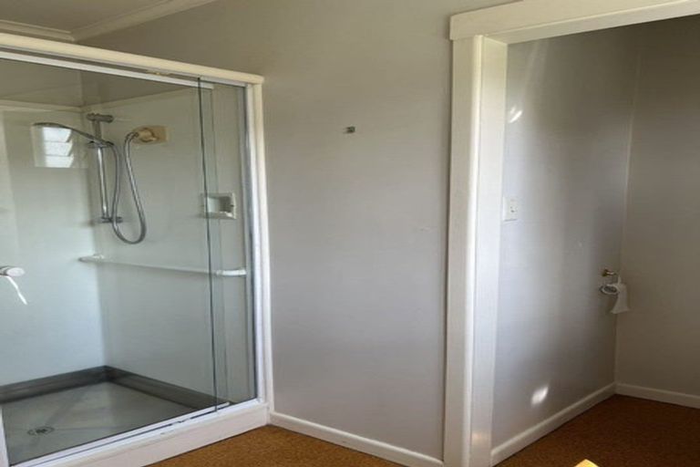 Photo of property in 79 Tiroroa Avenue, Te Atatu South, Auckland, 0610