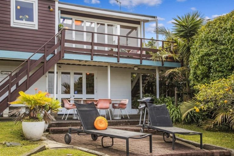 Photo of property in 231 Te Atatu Road, Te Atatu South, Auckland, 0610