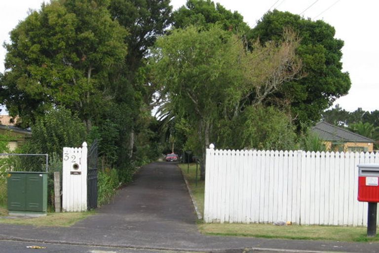Photo of property in 321 Royal Road, Massey, Auckland, 0614