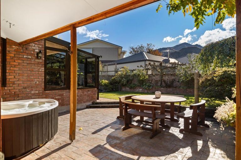 Photo of property in 18 Inverness Crescent, Arrowtown, 9302