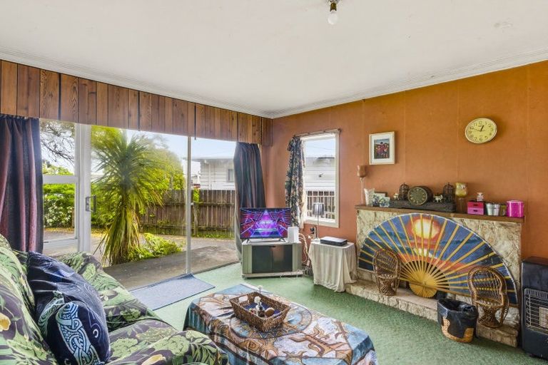 Photo of property in 15 Ross Street, Levin, 5510