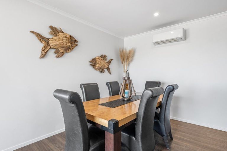 Photo of property in 24 Moira Close, Welcome Bay, Tauranga, 3175