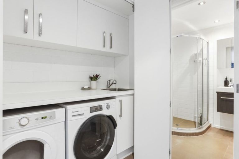 Photo of property in 14a Church Street, Northcote Point, Auckland, 0627