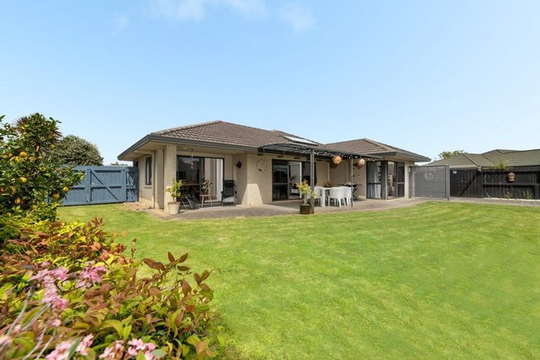 Photo of property in 6 Karia Grove, Papamoa Beach, Papamoa, 3118