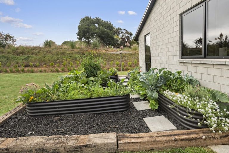 Photo of property in 10 Tari Road, Pukeatua, 3880