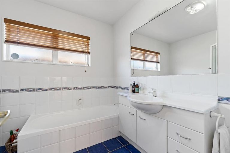 Photo of property in 28 Success Court, Omaha, 0986