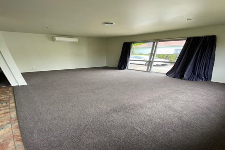 Photo of property in 2/64 Crofton Road, Harewood, Christchurch, 8051