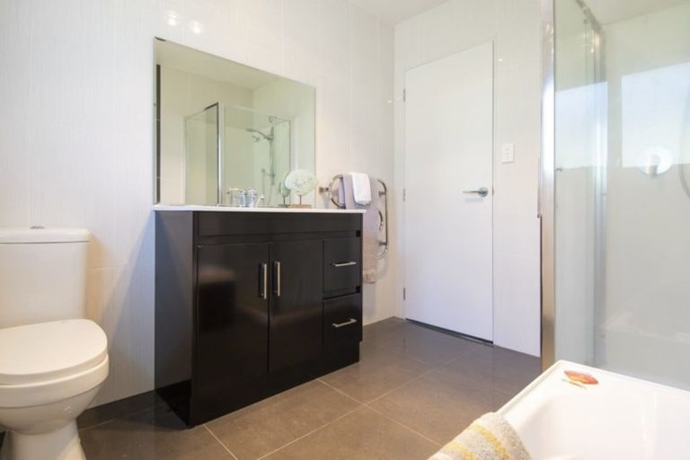 Photo of property in 16 Lynley Park Drive, Omokoroa, 3114