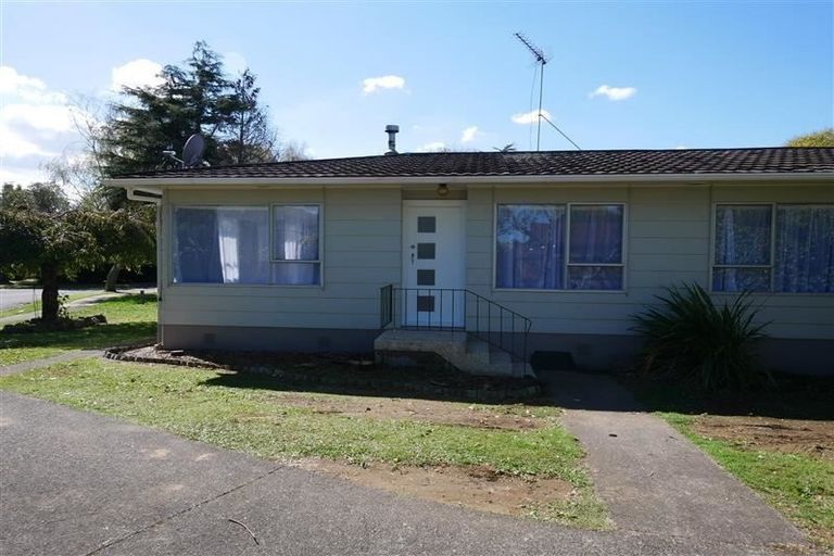 Photo of property in 1/10 Gloaming Place, Conifer Grove, Takanini, 2112