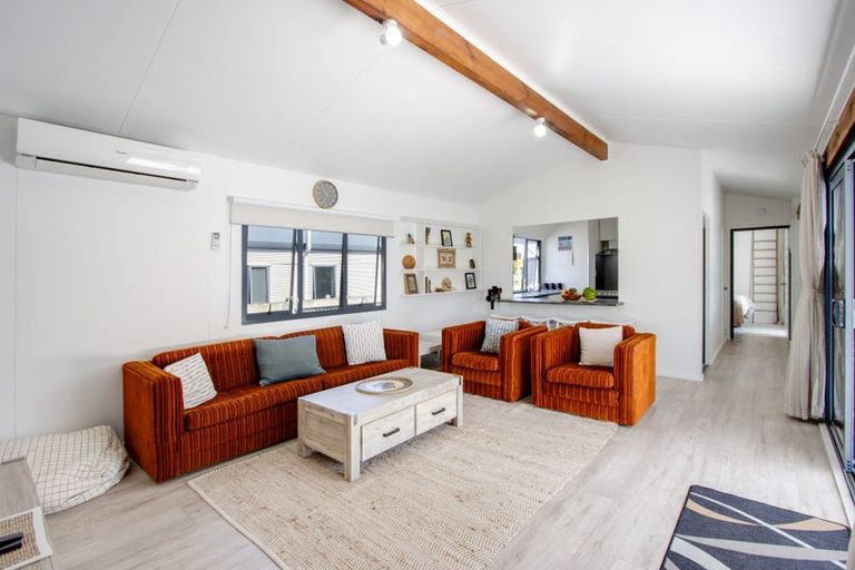 Photo of property in 60 Gillies Crescent, Waimarama, Havelock North, 4294