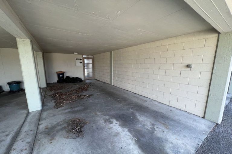 Photo of property in 6 Tiraumea Street, Palmerston North, 4410